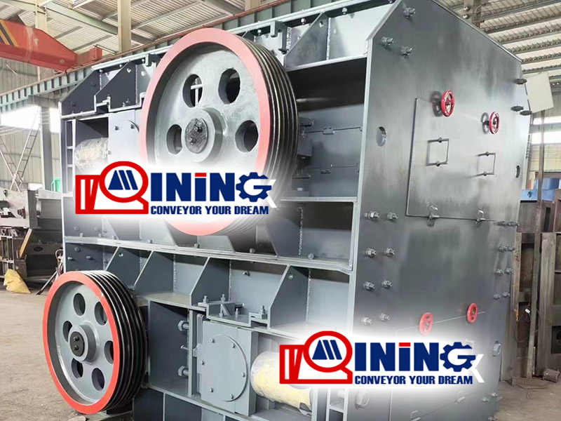 Four roller crusher