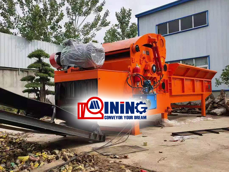 Wood chip crusher machine