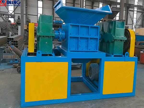 Tyre shredding machine shredder
